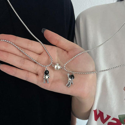 2 Colliers Pour Couple - Astronaute & Cœur Magnétique
