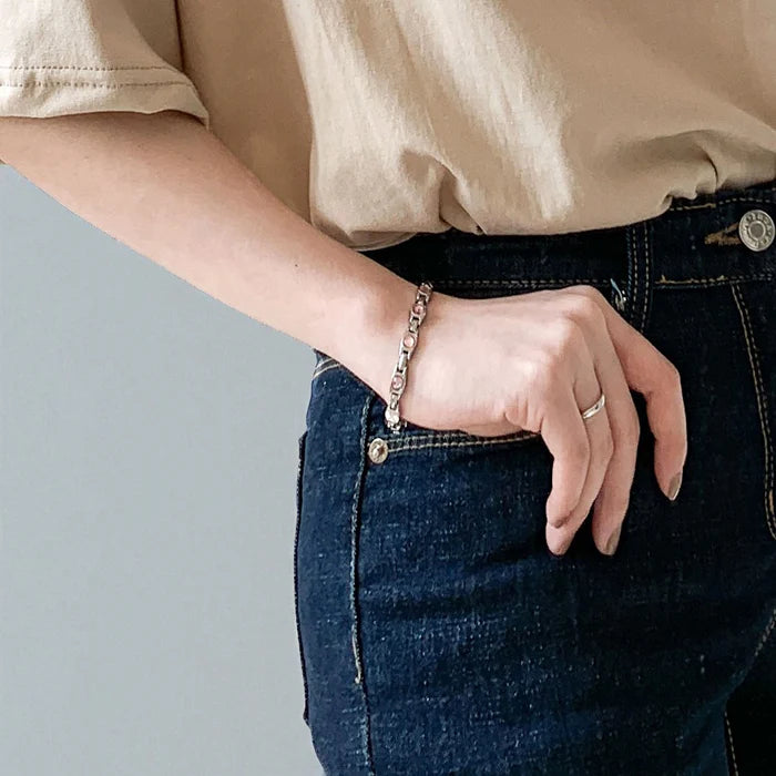 Bracelet Magnétique Élégance Femme – Argent & Cristaux Roses