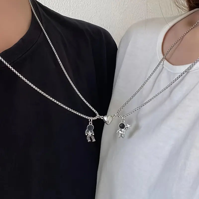 2 Colliers Pour Couple - Astronaute & Cœur Magnétique