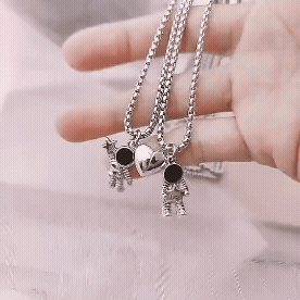 2 Colliers Pour Couple - Astronaute & Cœur Magnétique